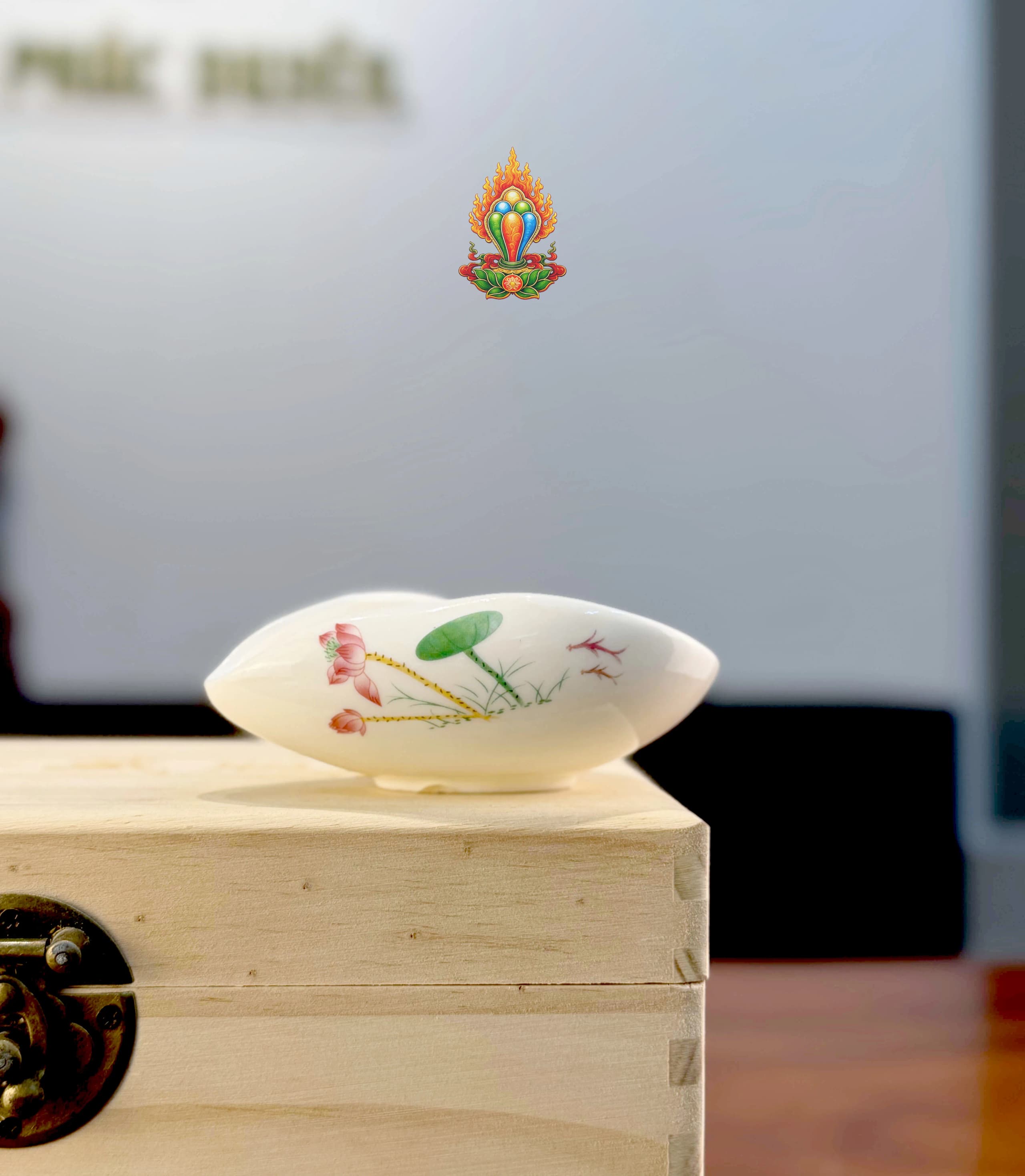 CUNG NHÃN TRÀ SỨ VẼ SEN XANH LỤC