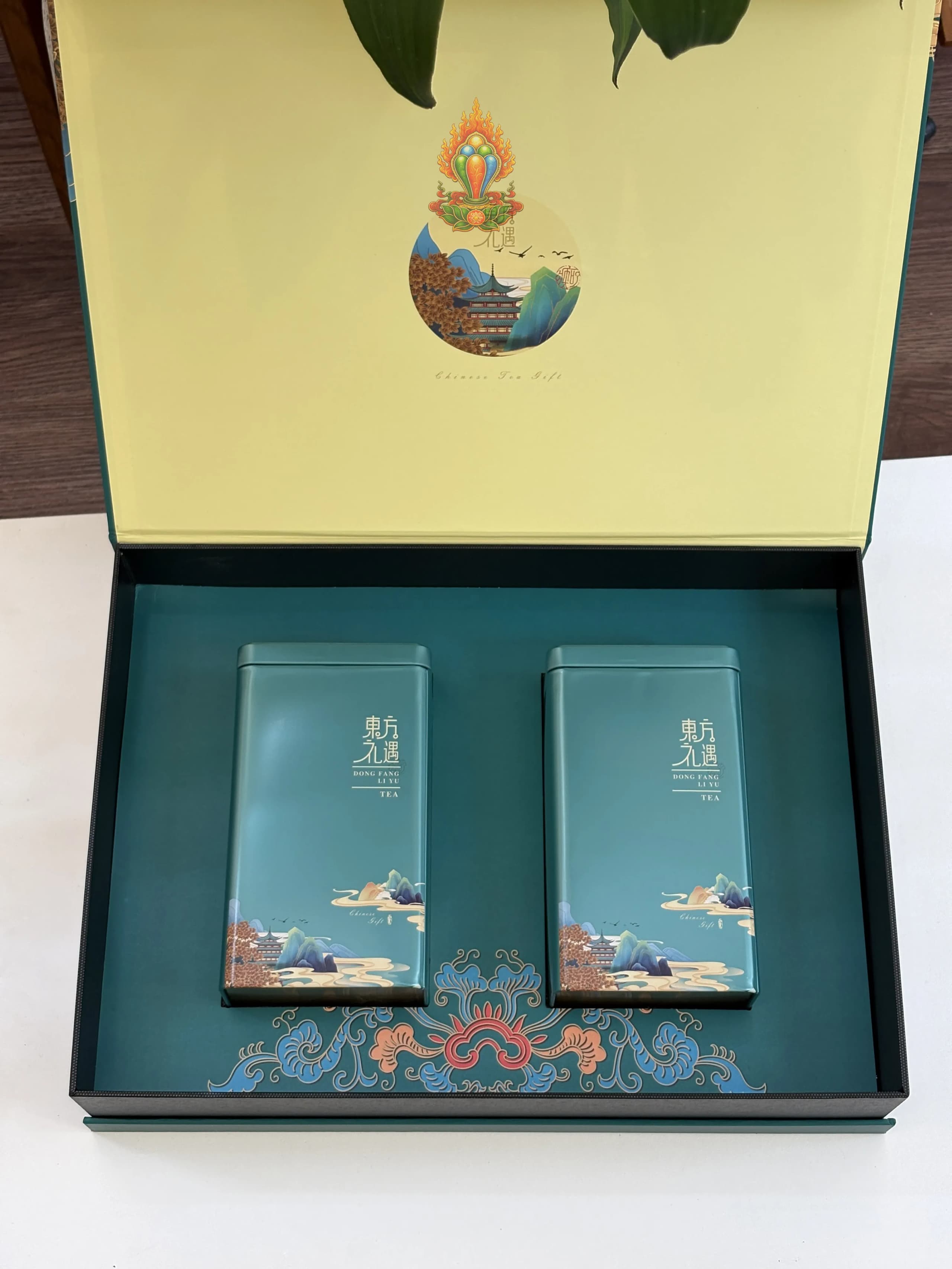 Trà Ô long Đông Đỉnh Đài Loan Set Quà Tặng Cao Cấp (500g)